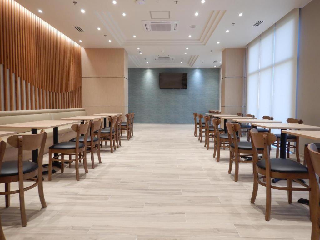 Wishton Hotel Yangon Exterior photo